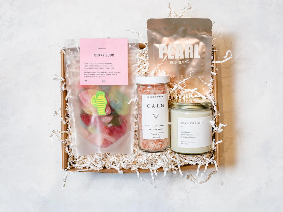 Valentine's Day, perfume, gift guide, quarantined lover, pandemic, celebration, present