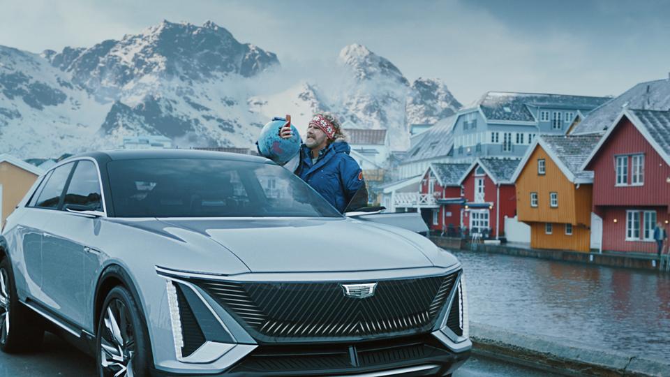 EV-Battle-GM-Ferrell-Amazon-Rivian-Apple-Kia