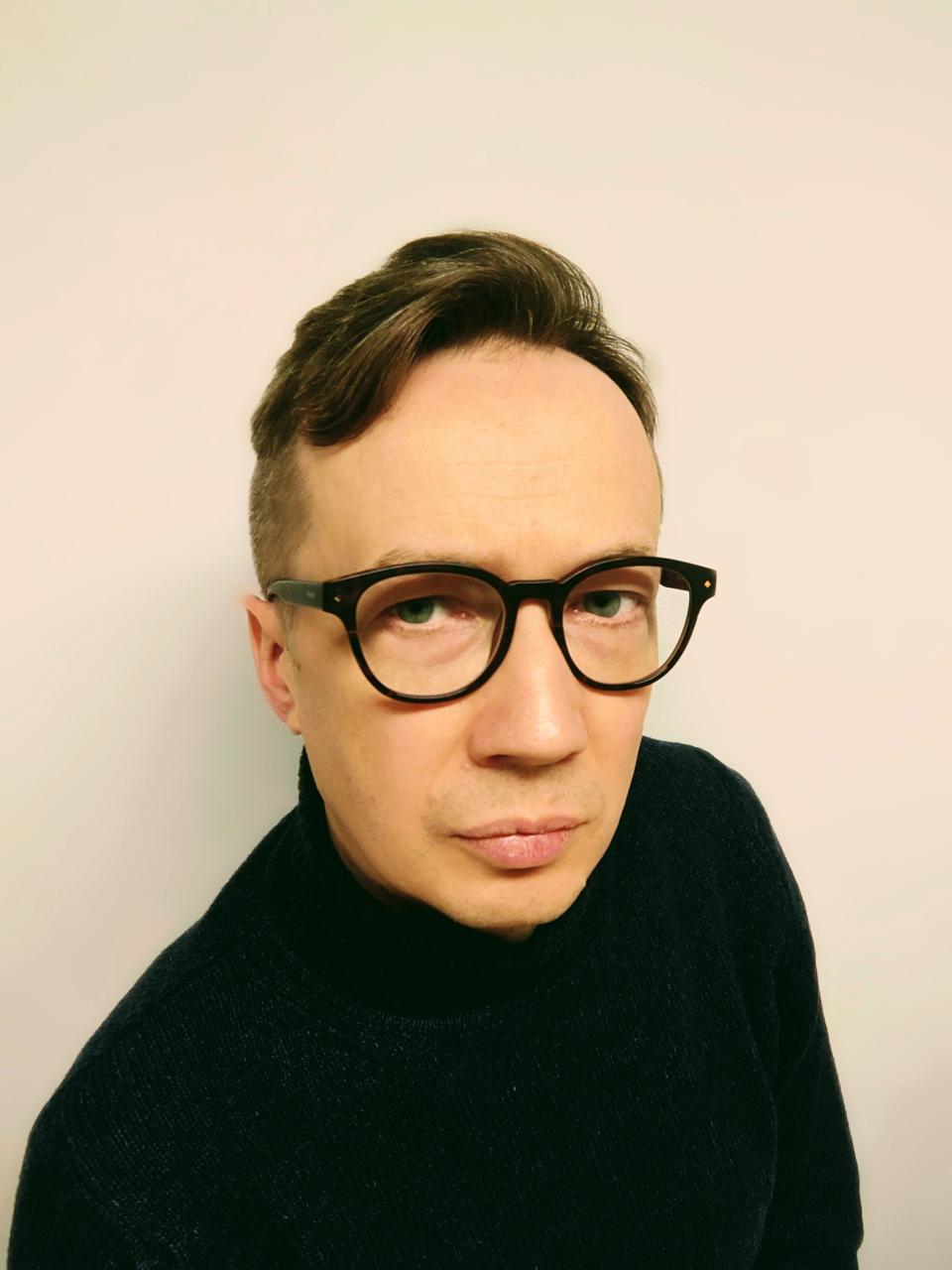 Portrait of jewelry brand strategist Darren Hildrow of Nouvelle Box.