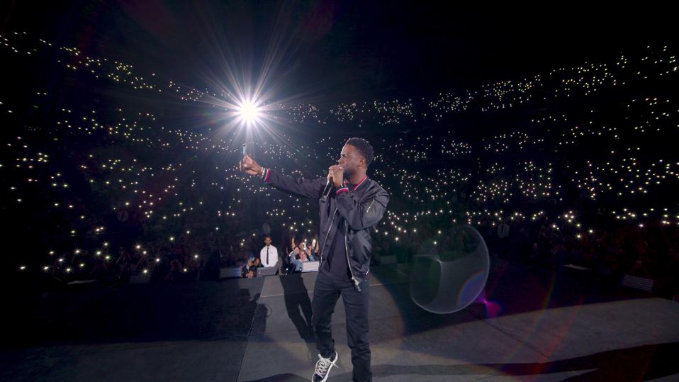 Kevin Hart in Netflix's ″Don’t F**k This Up.″