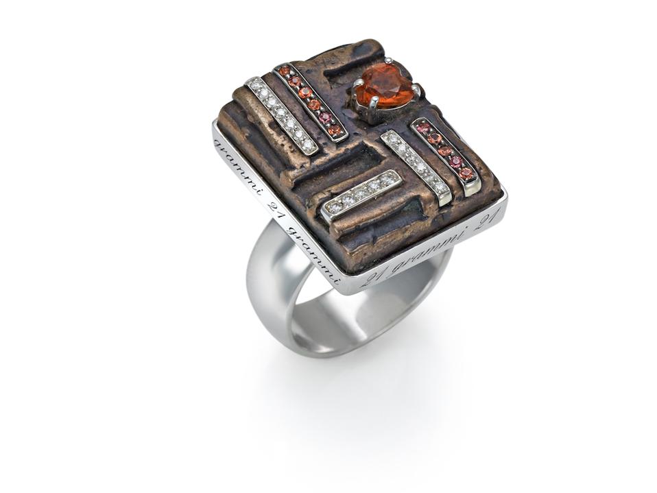 Bague 21 Grammi Granato, or blanc, diamants, saphirs orange, grenats, Francesca Villa