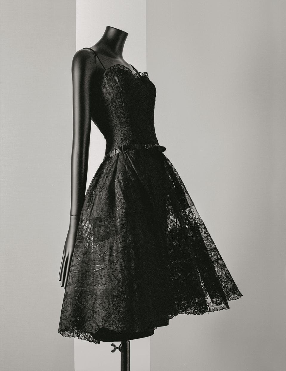 Chanel Spring-Summer 1959 cocktail dress in black Dognin lace. Paris, Chanel Heritage