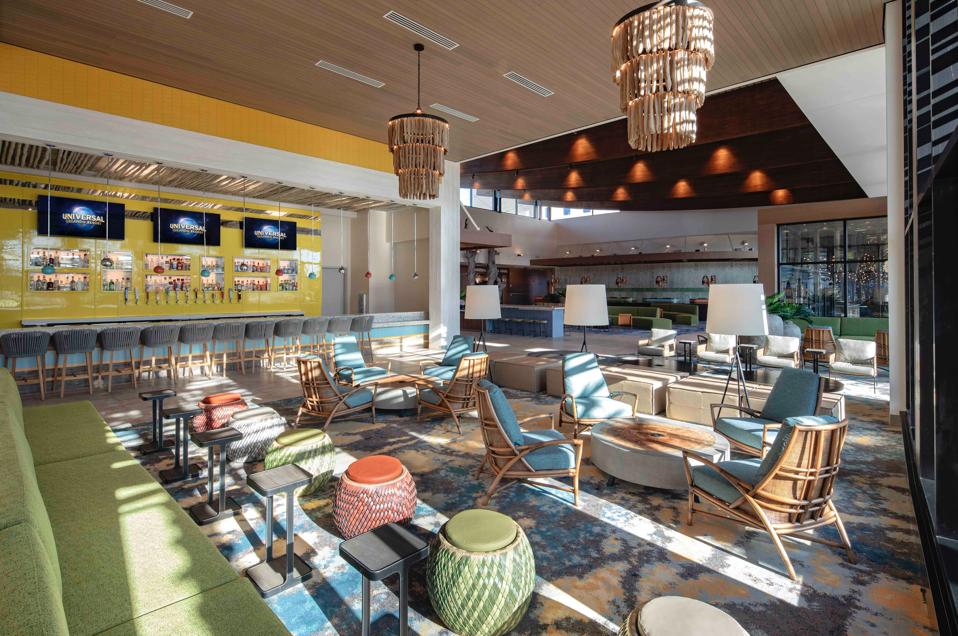 The lobby bar at Endless Summer Dockside