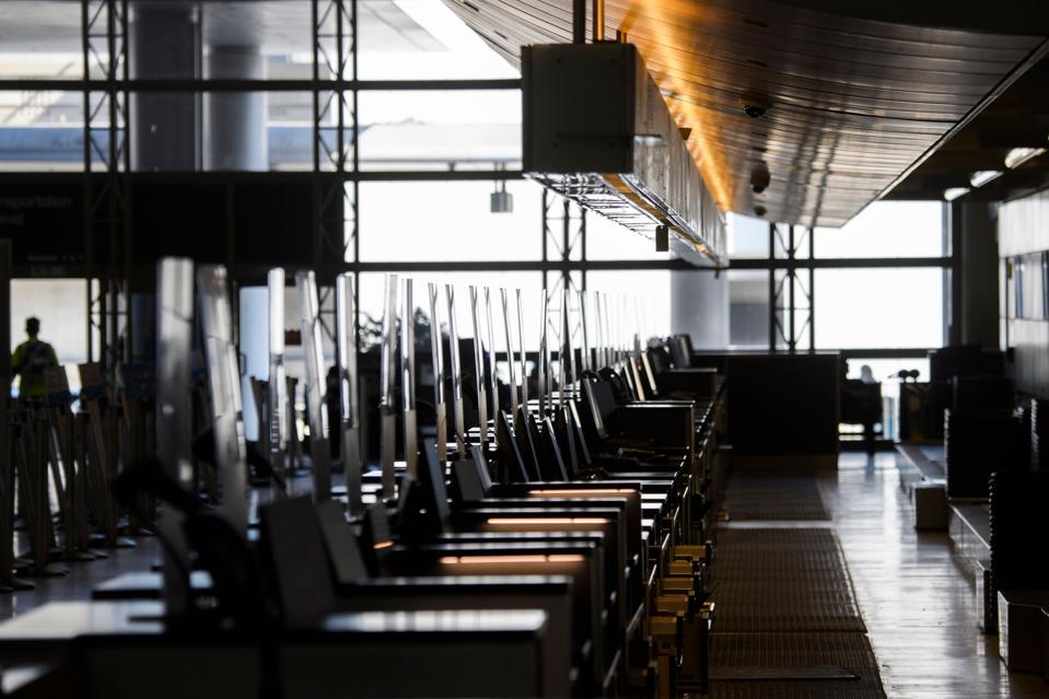 US-VIRUS-HEALTH-AIRPORT-TRAVEL