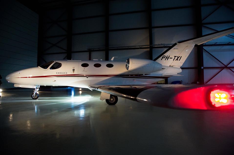 Picture shows a Cessna Citation Mustang