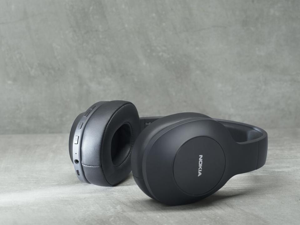 Nokia Essential Wireless Headphones