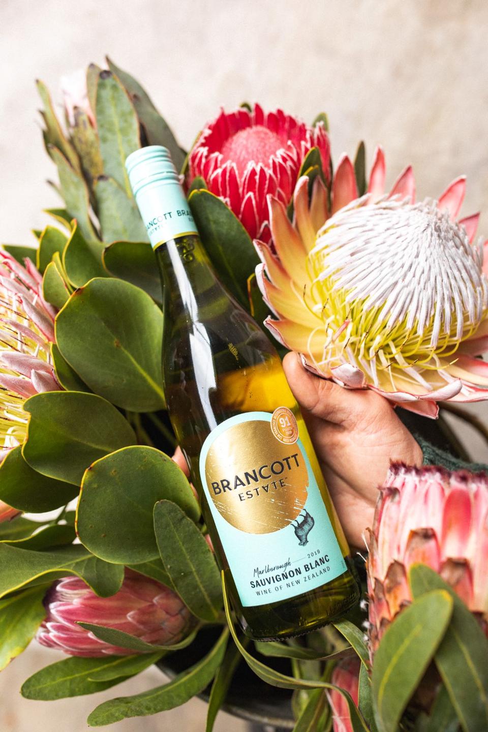 Brancott Estate's Sauvignon Blanc pairs well with The Unlikely Florist's flipster bouquet.