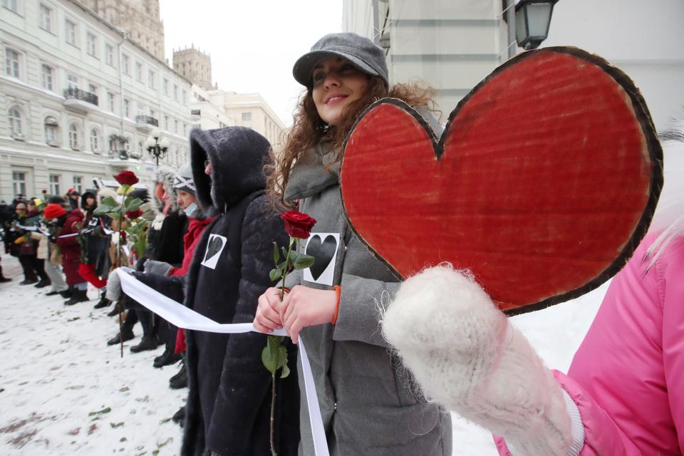 Unauthorized rally in solidarity with political prisoners in Moscow