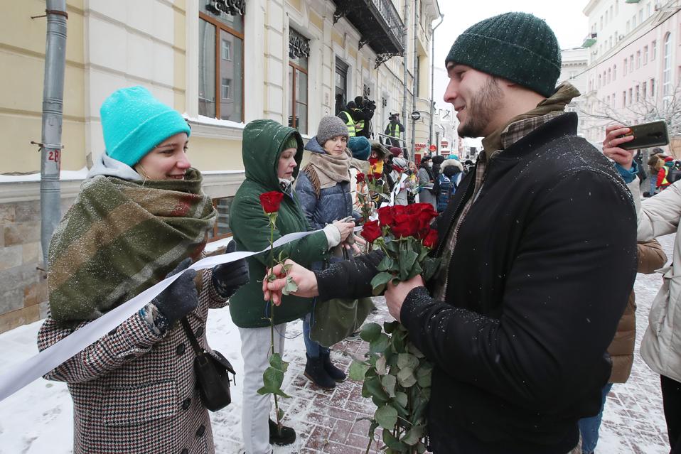 Unauthorized rally in solidarity with political prisoners in Moscow