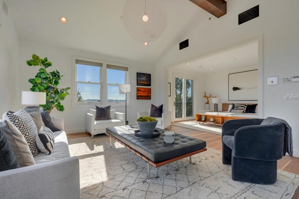 bedroom suite inside 6161 mulholland hwy hollywood hills tommy shaw former house