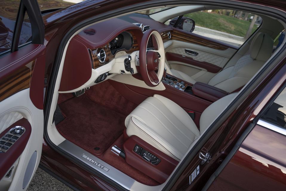 2021 Bentley Bentayga Passenger Cabin