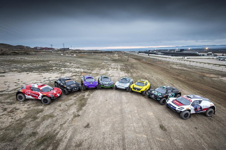 Extreme E race teams will compete in 5 races around the world this year