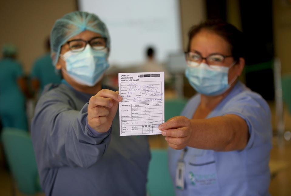 Μέσα στον αγώνα για να δημιουργήσετε ένα Covid διαβατήριο και να αλλάξετε ταξίδια όπως το γνωρίζουμε Μέσα στον αγώνα για να δημιουργήσετε ένα Covid διαβατήριο και να αλλάξετε ταξίδια όπως το γνωρίζουμε