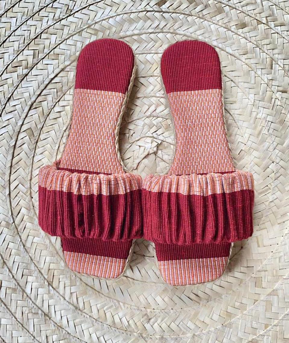 Step-In sandals made using Inabel fabrics by CAMLU