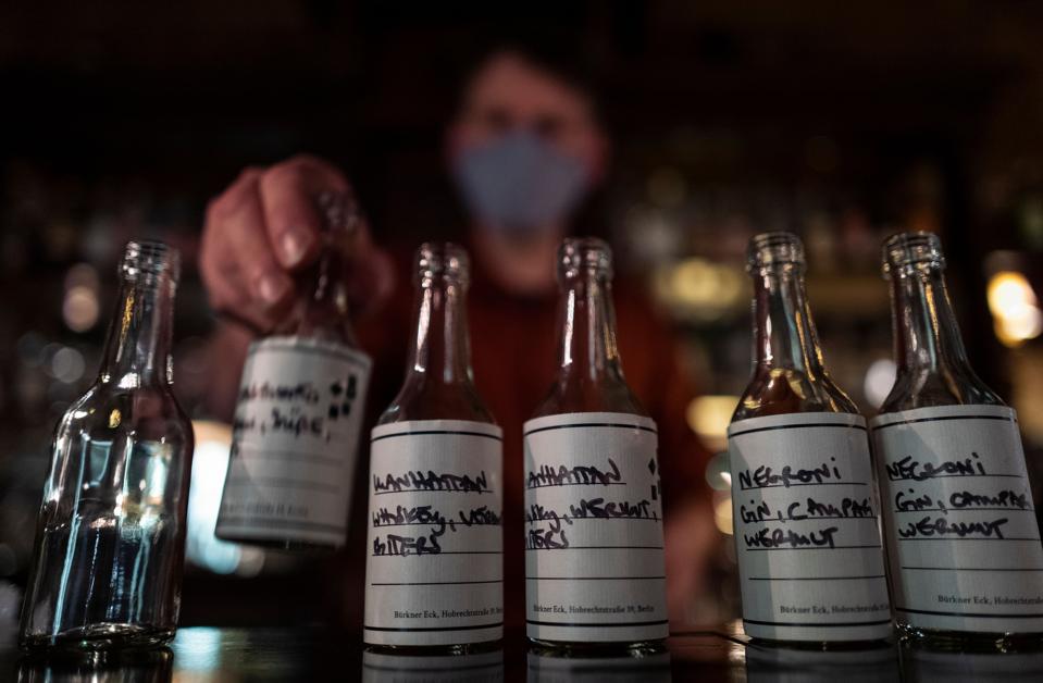 GERMANY-HEALTH-VIRUS-ECONOMY-COCKTAIL BAR