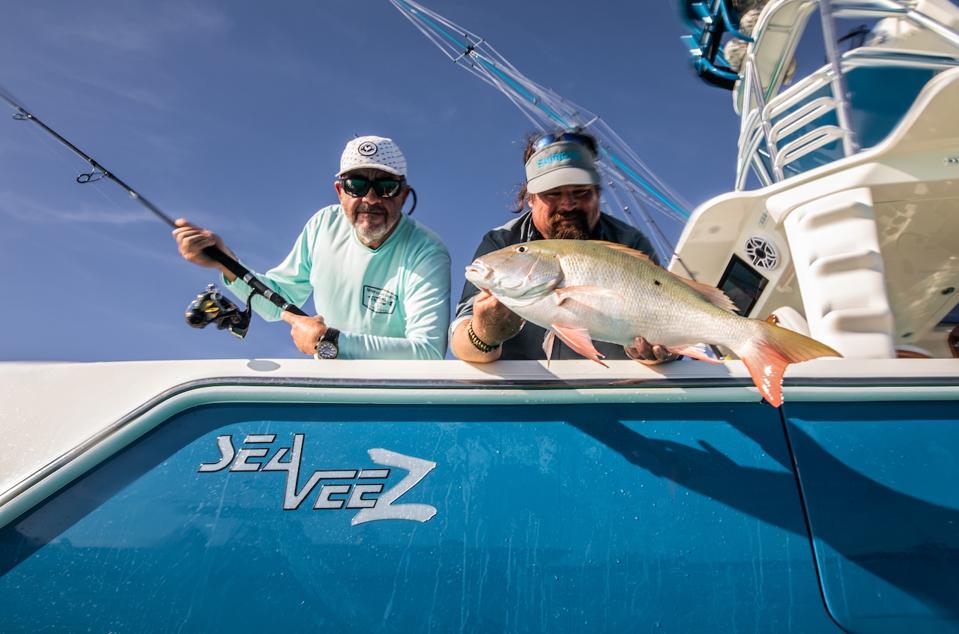 Fishing Legend Carter Andrews Debuts The SeaVee 450z At Walker’s Cay In