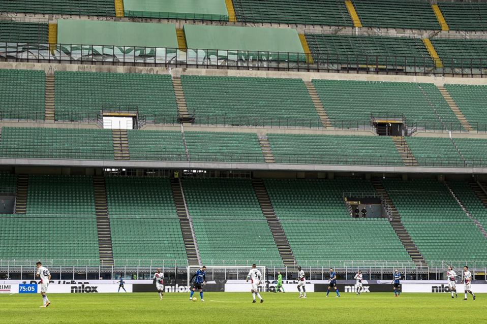 Public View Studio mostra le posizioni vuote in Giuseppe Messa (...