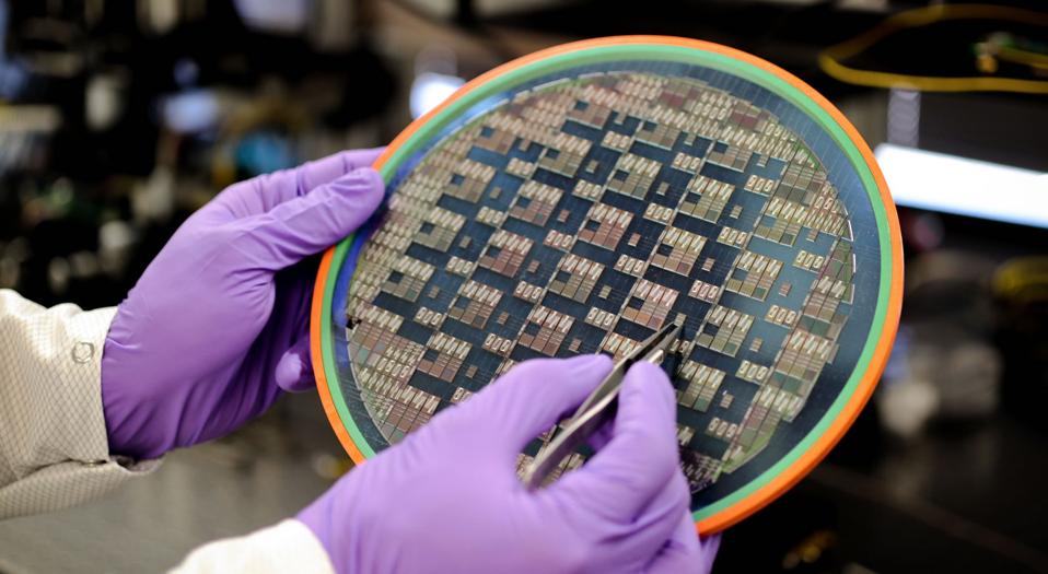 Aurora-Buys-Lidar-Chipmaker