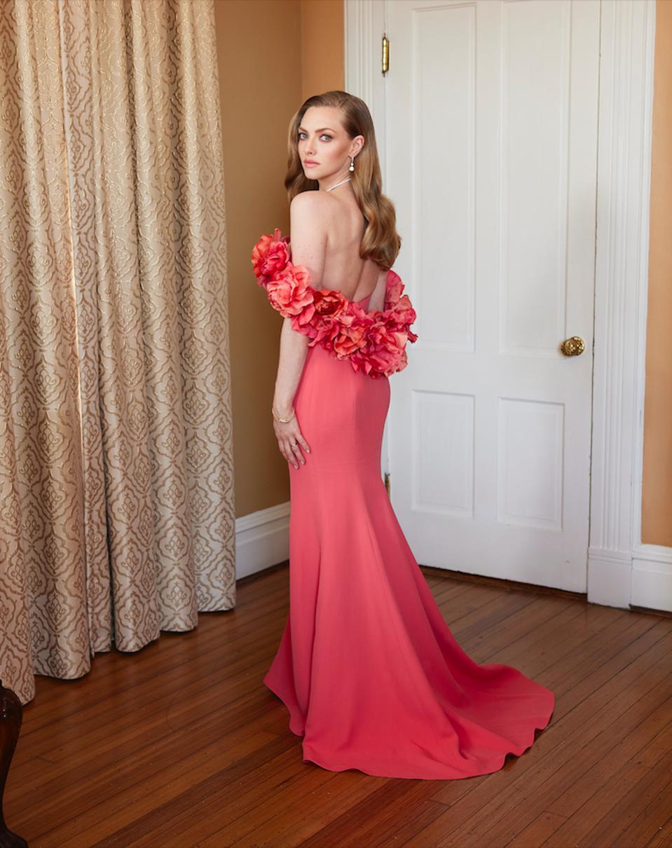 Amanda Seyfried in Oscar de la Renta.