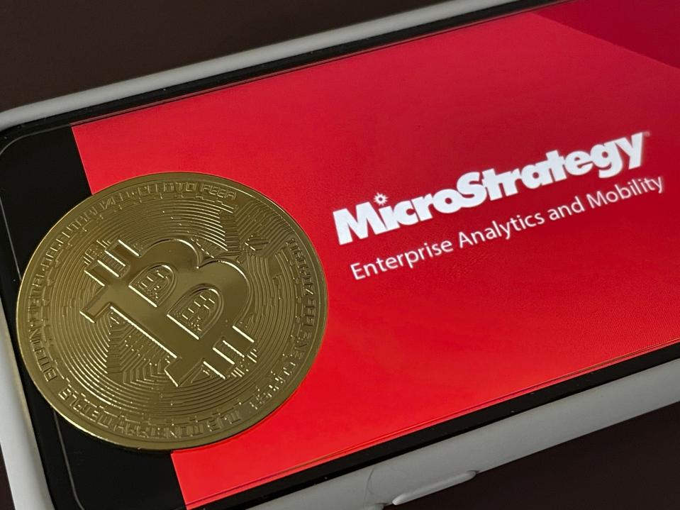MicroStrategy sells $400 million bonds to buy BTC - TechStory