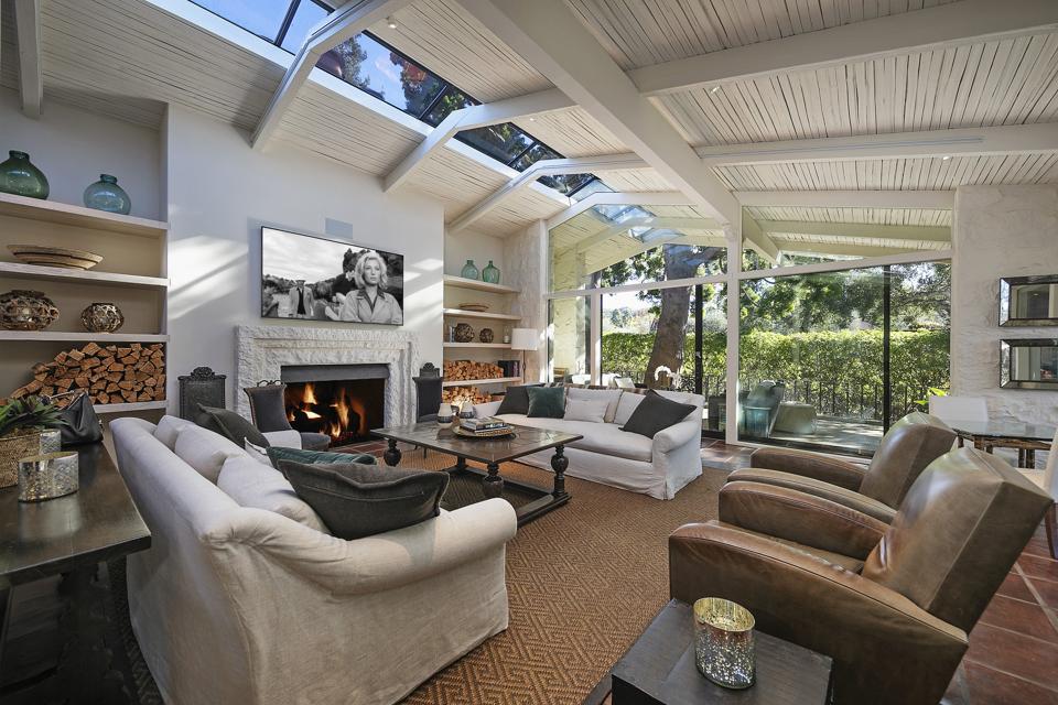 living room beamed ceilings cliff may ranch house 2069 china flat rd