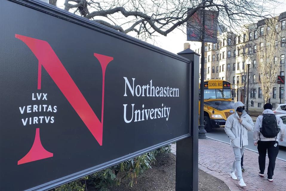 The Delta Zeta sorority at Northeastern University hosted a financial advisor to discuss financial markets.