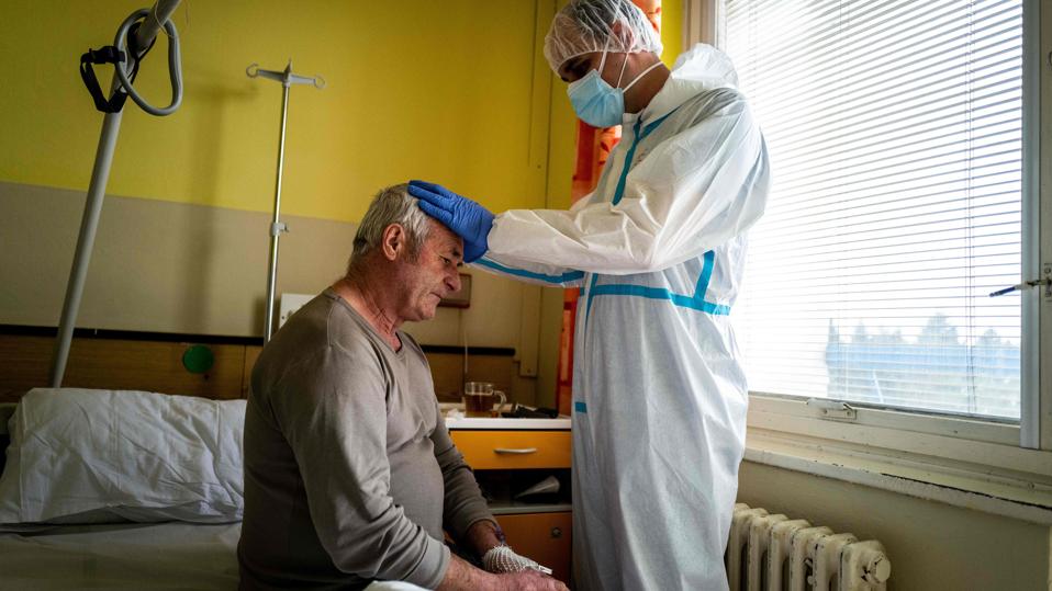 TOPSHOT-SLOVAKIA-HEALTH-VIRUS