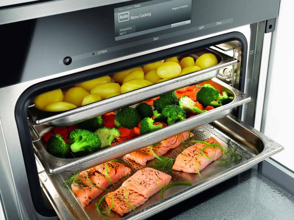 Combination convection-steam oven from Miele