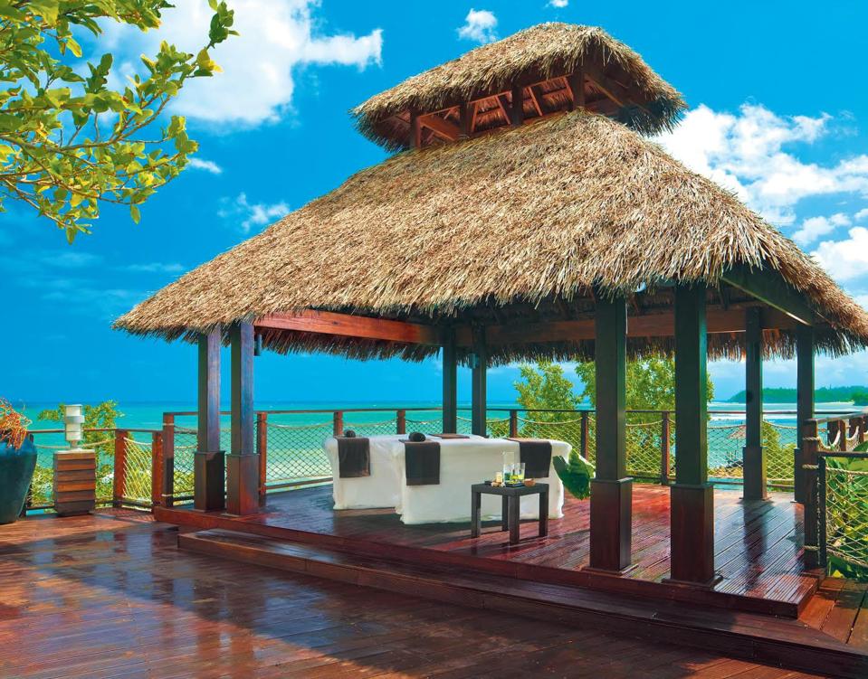 socially distancing, spa, service, treatment, COVID19, antigue, post pandemic travel