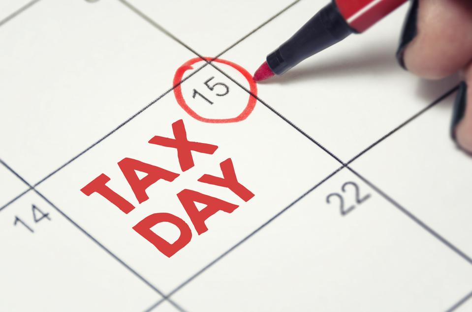 IRS Extends Tax Return Due Date From April 15 To May 17