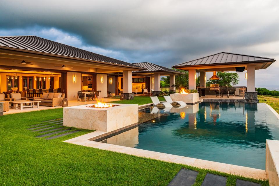 Hokuli‘a development luxury home swimming pool hawaii