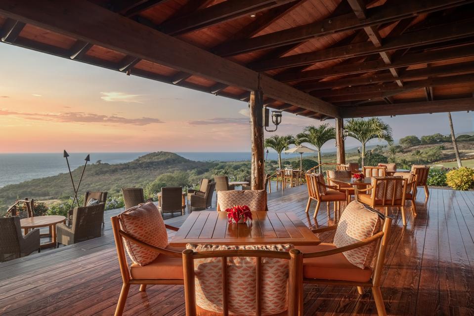 pavilion restaraunt at Hokuli’a big island hawaii