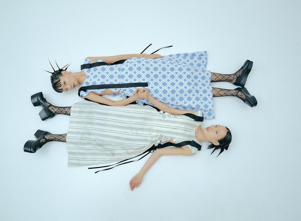 FW21 EDWARD의 크리스마스 룩, 민주 김.