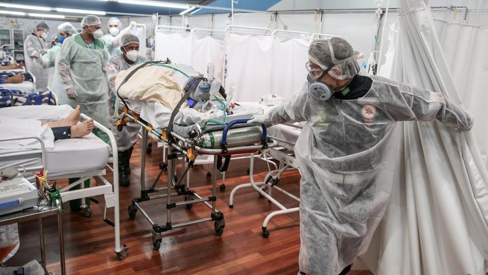 A Day At The Front line In an ICU of A Field Hospital as Sao Paulo Reaches 80% Occupancy