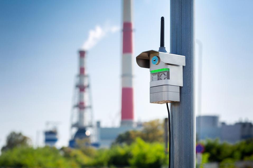 An Airly air pollution sensor