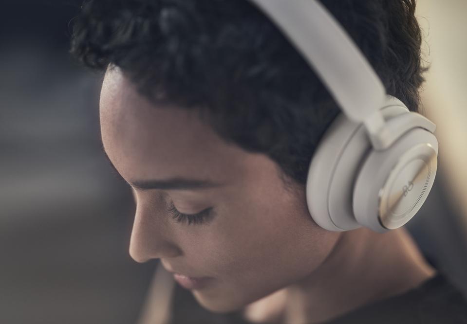 Bang & Olufsen Unveils The Beoplay HX. Cool New Wireless
