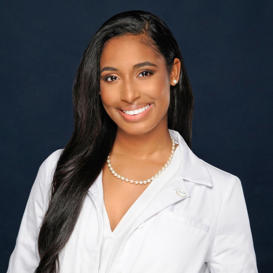 Headshot of Lashea Monet Johnson smiling