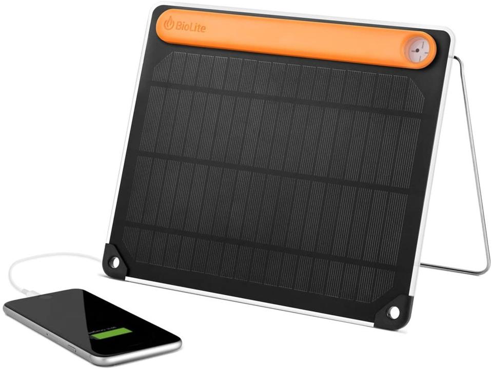 The Best Solar Phone And Solar Battery Chargers In 2021 Cnet Best Solar Phone Charger 2022