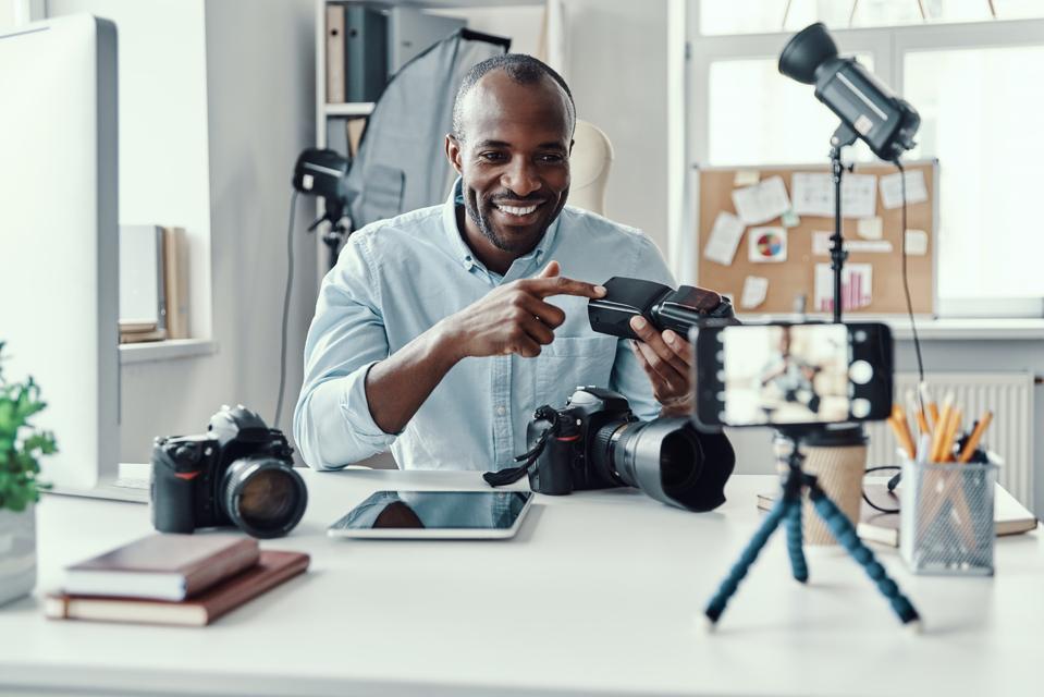 Side hustle making money online.