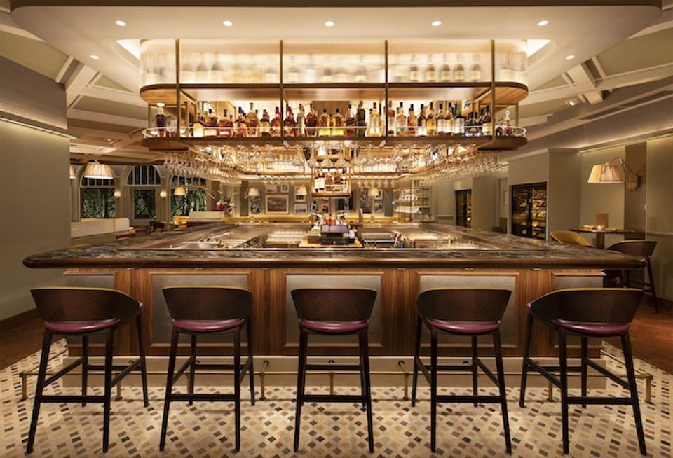 The bar at Henry's Palm Beach