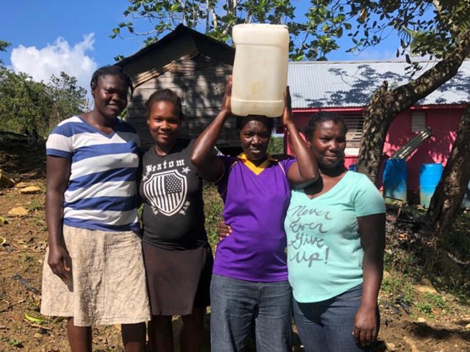Accompong, women farmers