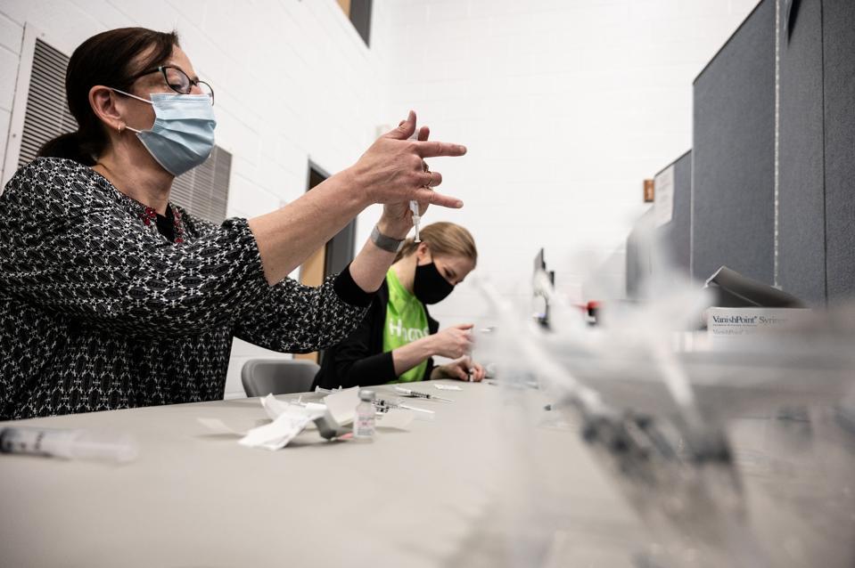 Vaccination Site Opens At Elementary School In Louisville As Kentucky Sees Rise In COVID-19 Cases