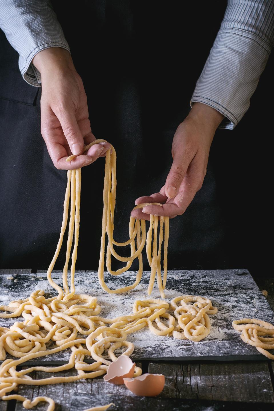 Making pici pasta.