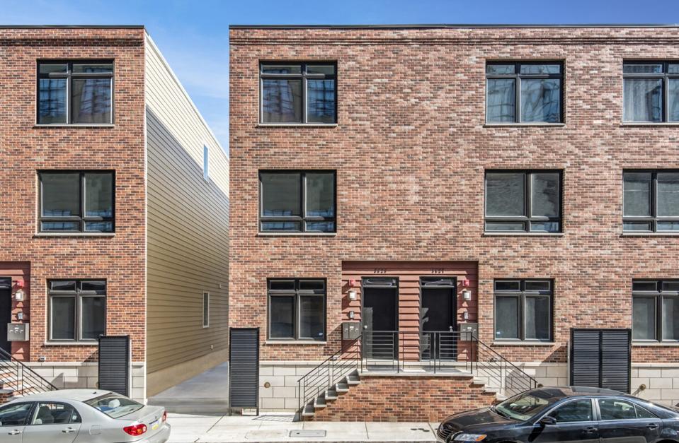 Street view of a multifamily building constructed with modules.