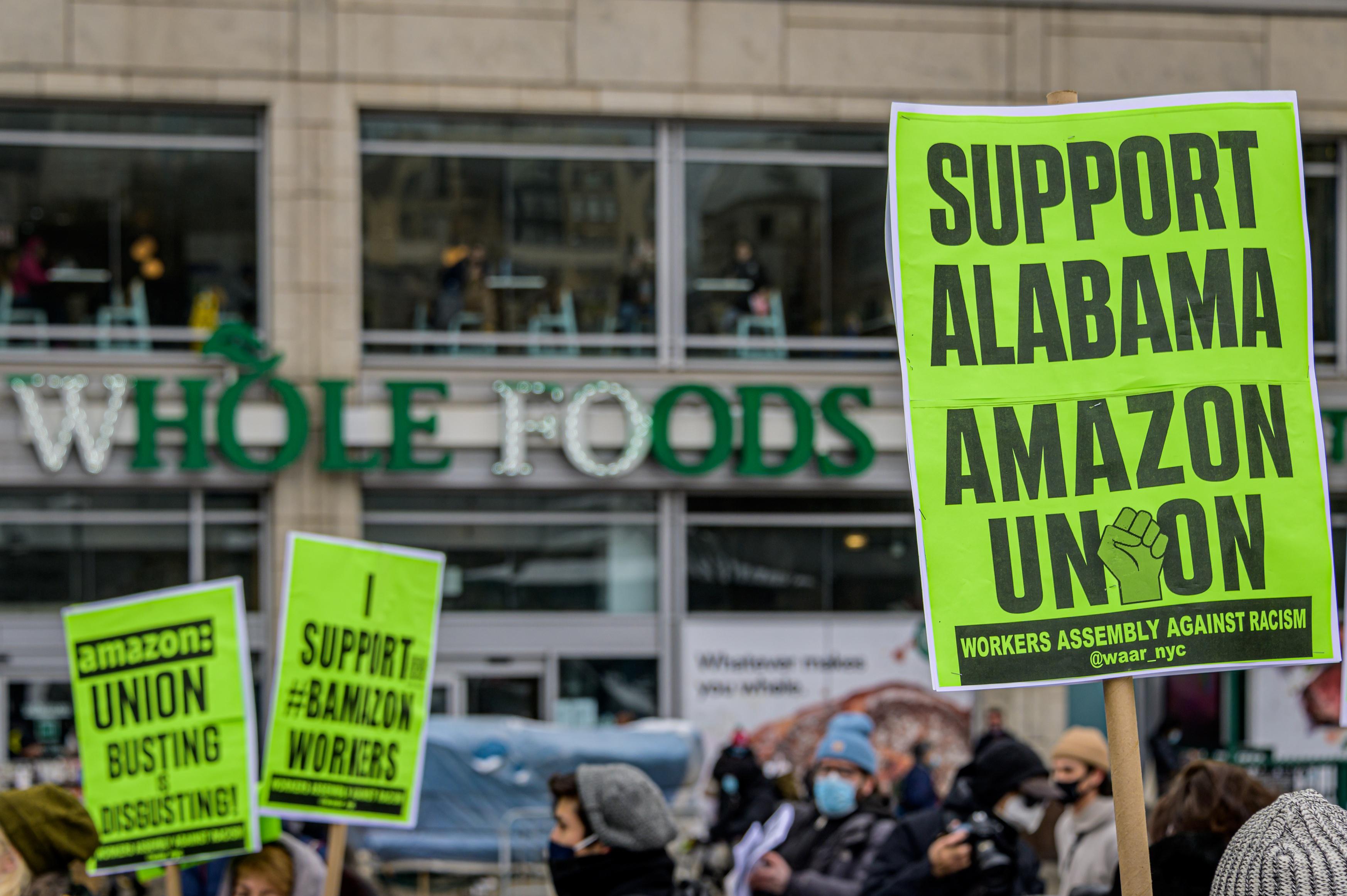 Amazon Faces Similar Organizing Efforts That Department Stores Battled 8 Decades Ago - Vimarsana News