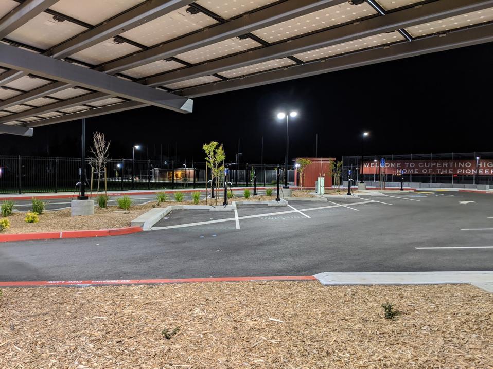 Infrastructure Plan Calls For 500,000 New Charging Stations. Let’s Not Screw It Up Like The First 80,000. 5 Parking lot for EVs