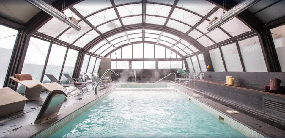 Indoor pool at MiM Baqueira Hotel
