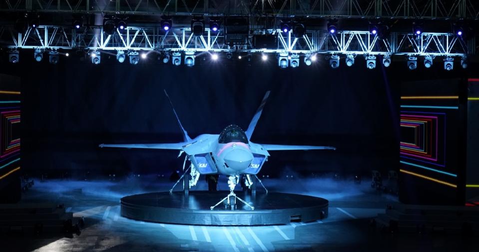 South Korea’s New KF-21 Fighter Is More An Alternative To Chinese Influence Than To The F-35 2 The KF-21 Boramae will mix F-35-like features with 4th generation fighter performance.