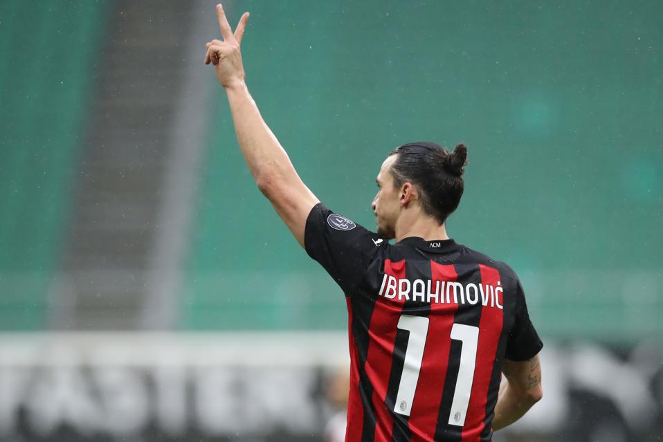 Zlatan Ibrahimovic, 39 anni, è pronto a prolungare il contratto con il Milan per un’altra stagione nel campionato italiano Zlatan Ibrahimovic, 39 anni, è pronto a prolungare il contratto con il Milan per un’altra stagione nel campionato italiano