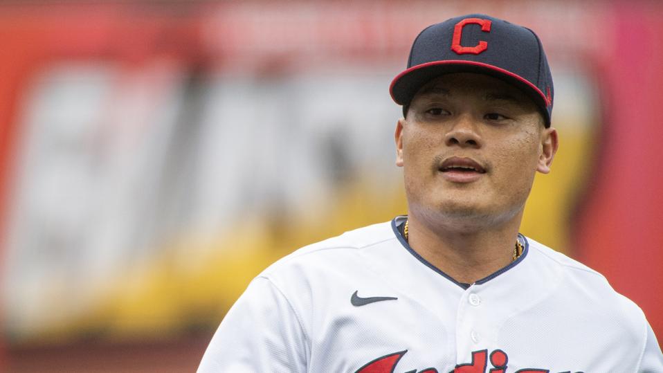 Cleveland Indians Infielder Hit With Anti-Asian Abuse After Committing Error 3 Tigers Indians Baseball